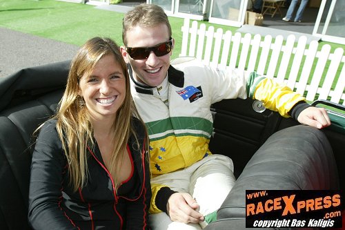 Will Davison met gezelschap